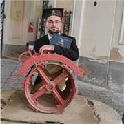 Hai bisogno di aiuto per i tuoi compiti? Posso aiutarti in tutte le materie!